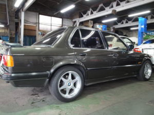 BMW-E30
